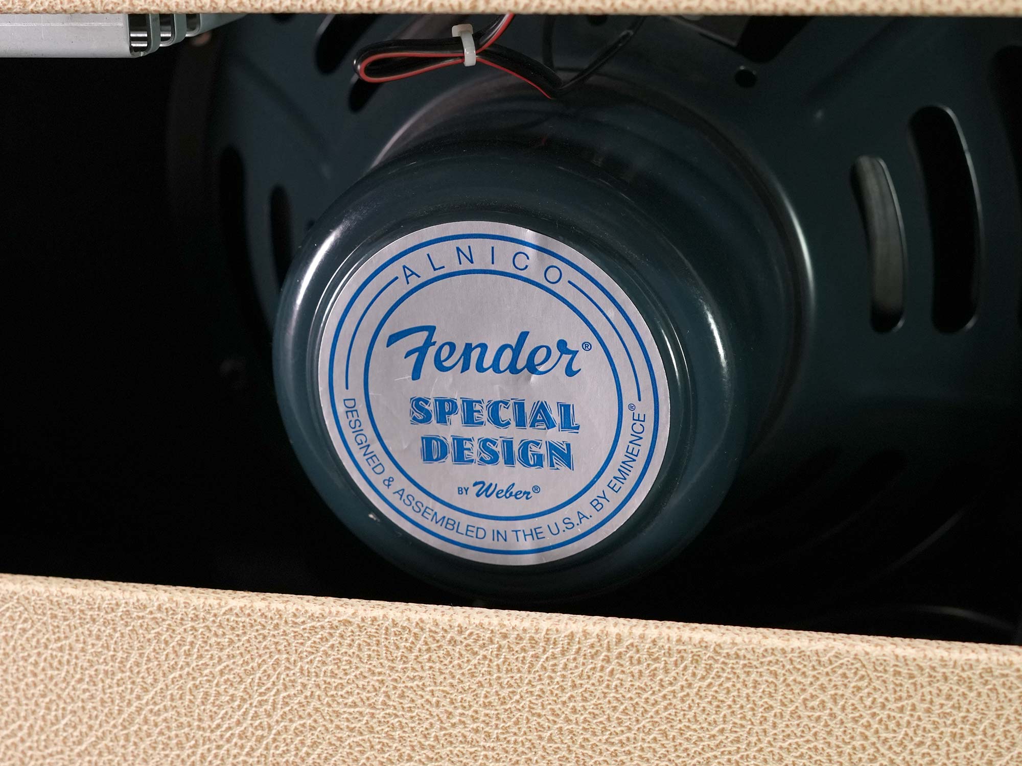 Fender Limited Edition 65 Deluxe Reverb ”Blondes Have More